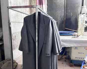 本人男 28岁 在江苏东港红豆，双面尼交易市场，做整烫工8年，熟练双面尼，短袖体恤，卫衣，童装整烫工作，踏实负责，用心做事，在自学英语，会基础沟通，希望有华人老板招聘，推荐，万分感谢🙏微信156061