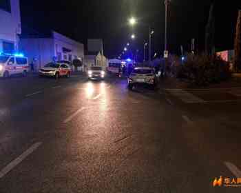 父亲刚停好车，普拉托7岁华裔男童突然下车横穿马路被撞重伤