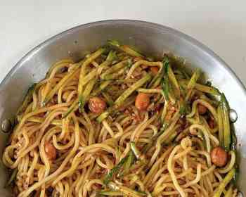 我妈做的拌面！真的太太太好吃了❗️❗️❗️