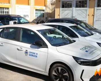 意大利拍卖旧公务车，一辆菲亚特Punto起拍价仅250欧