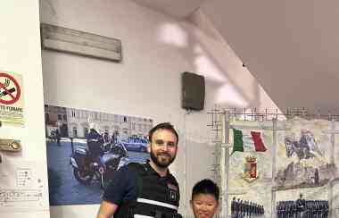 GPS定位+神速抓捕！普拉托警方硬核帮华人小孩找回爱表