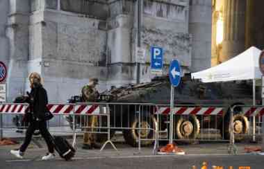500名伞兵进驻、无人机空中监控！米兰严阵以待周末游行！