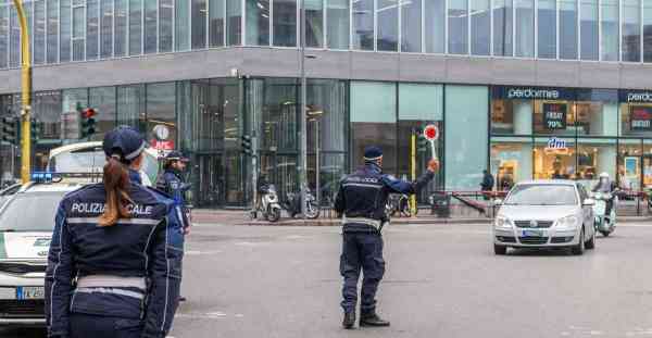 开车千万别忽视这点！一条小裂纹最高罚344欧还要扣分