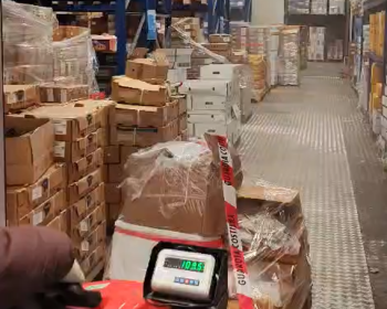 普拉托突查华人进口企业，20吨问题海鲜被扣押仓库关闭