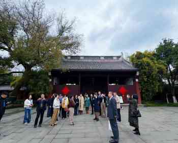 西湖春意正浓，从热播剧《太平年》到现实中的钱王祠