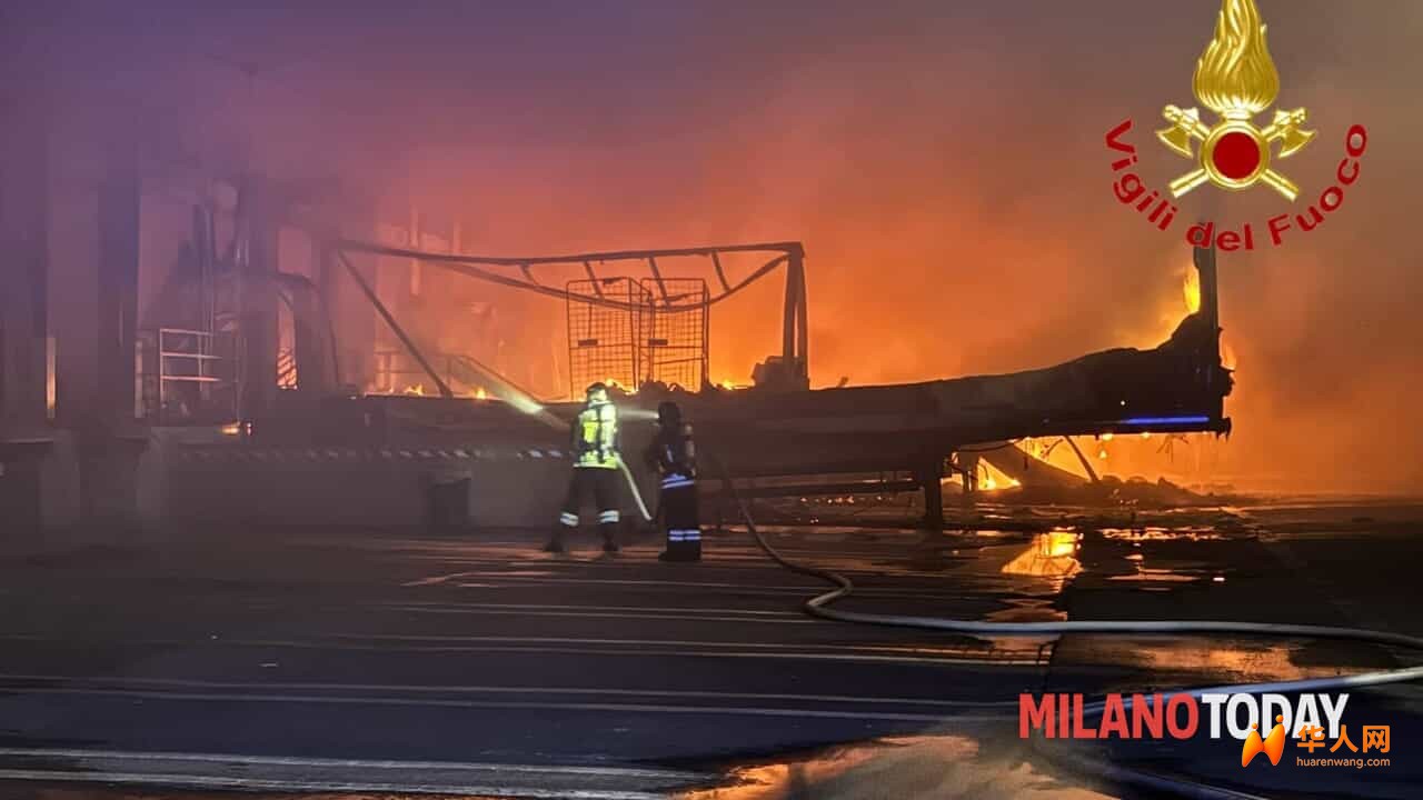 Incendio alla Brt, le fiamme ancora accese nella notte.jpeg