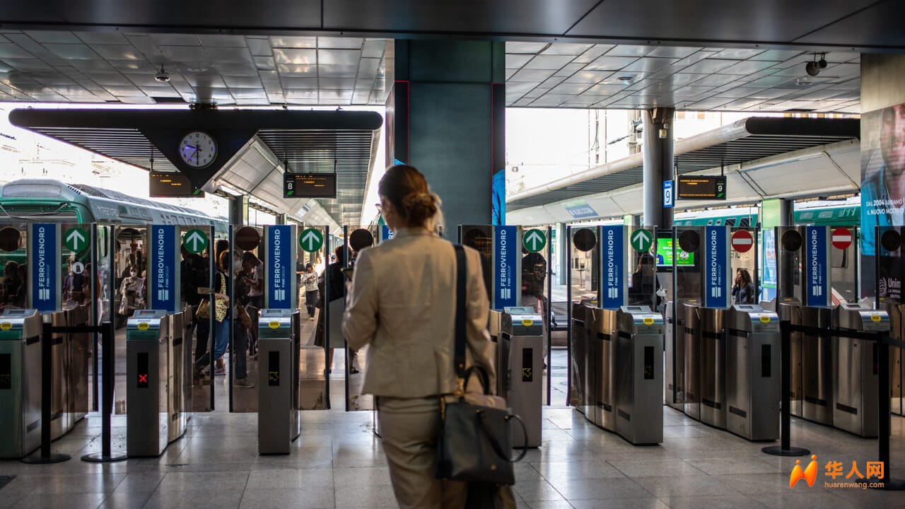Sciopero treni Trenord. Tornelli. Foto LaPresse 2.jpg