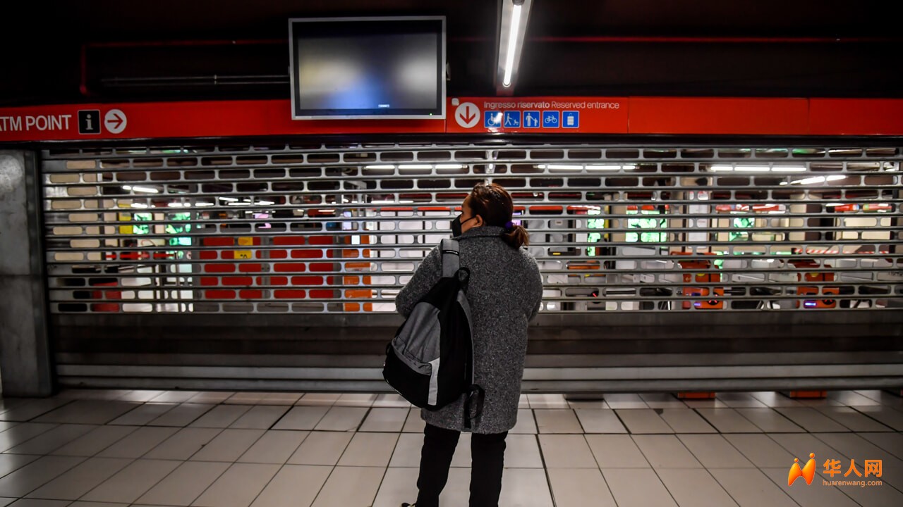 Sciopero mezzi Atm, metro chiusa. Foto Claudio Furlan LaPresse.jpg